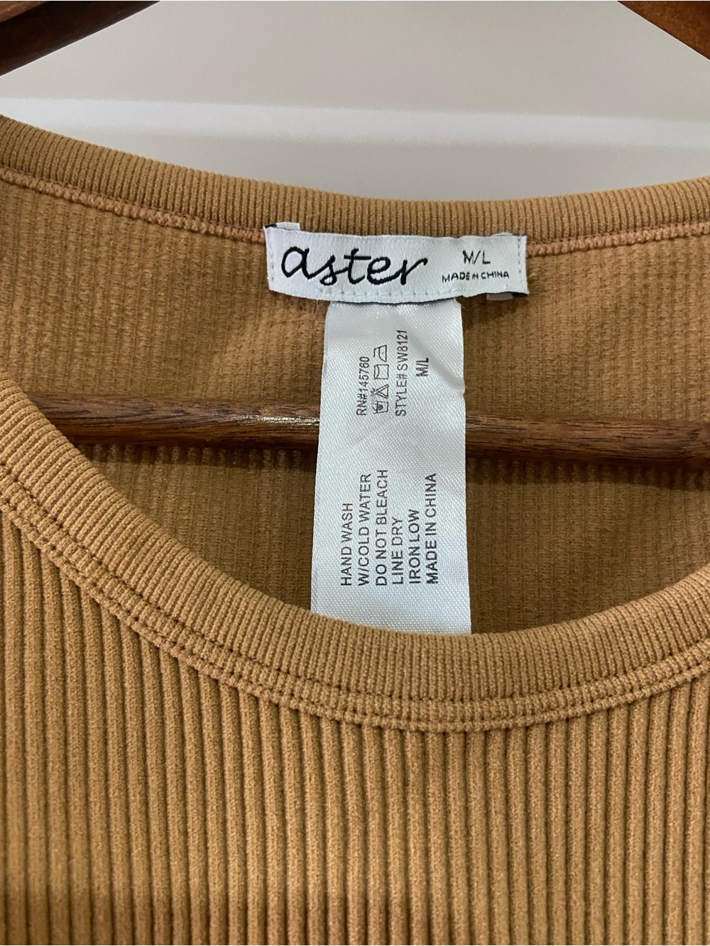 ASTER Ribbed Cropped Tank - Picture 4 of 5